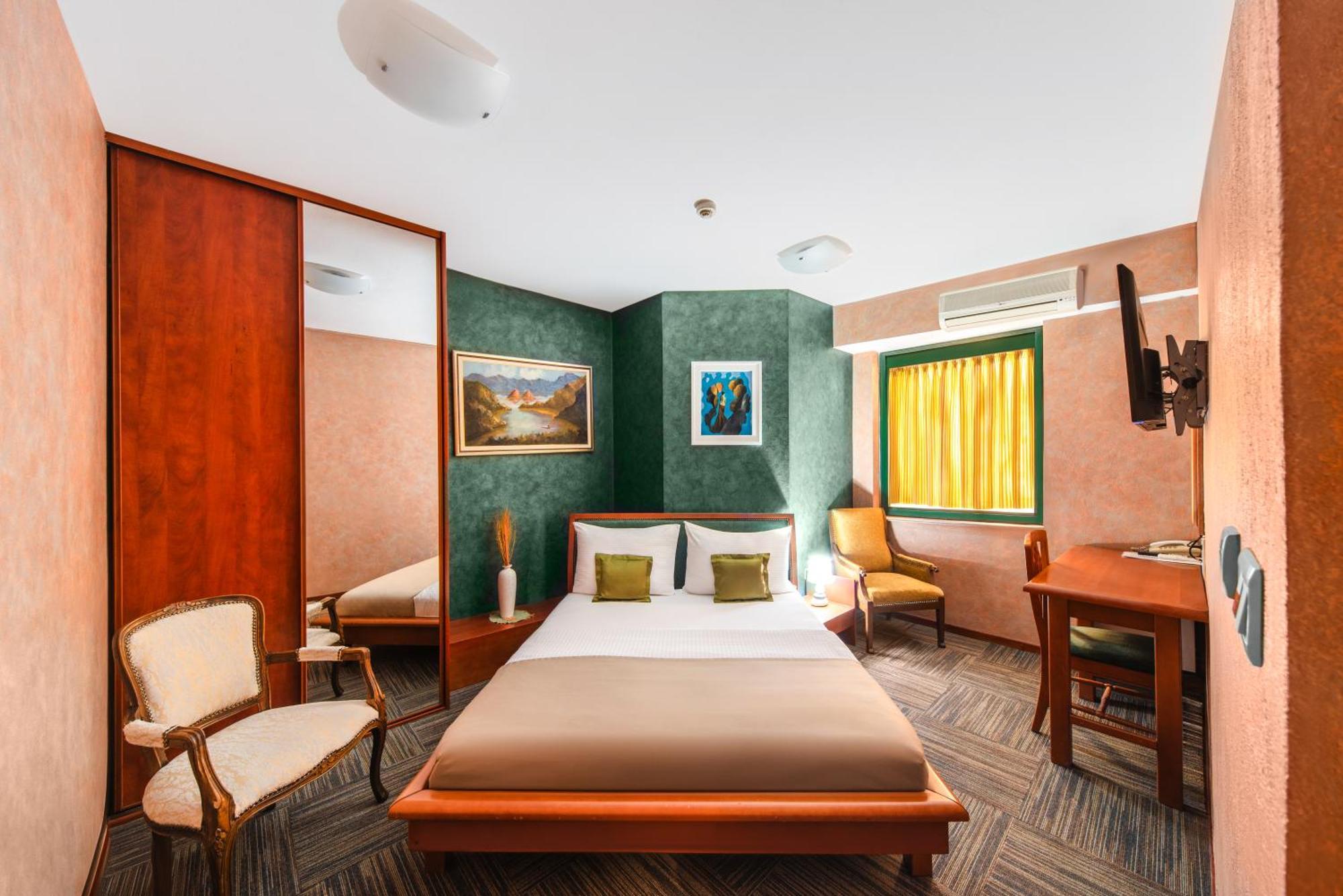 Hotel Kerber Podgorica Ngoại thất bức ảnh